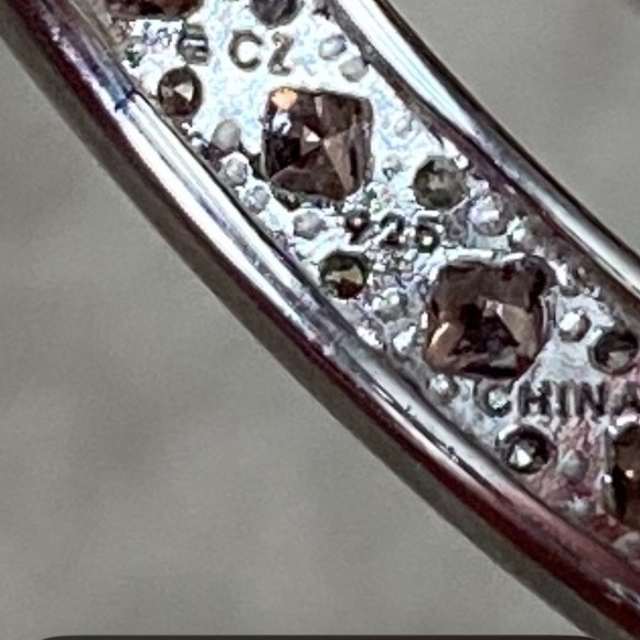 Pair of champagne and clear bands - Picture 5 of 6